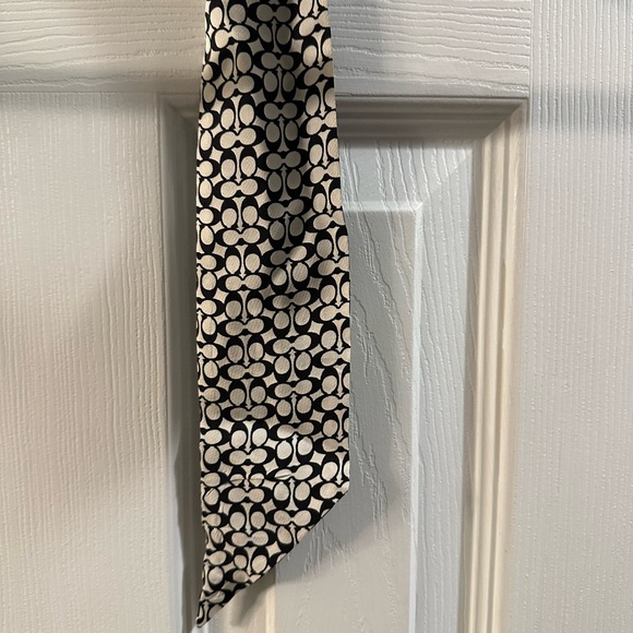 Coach Scarf - Picture 3 of 5